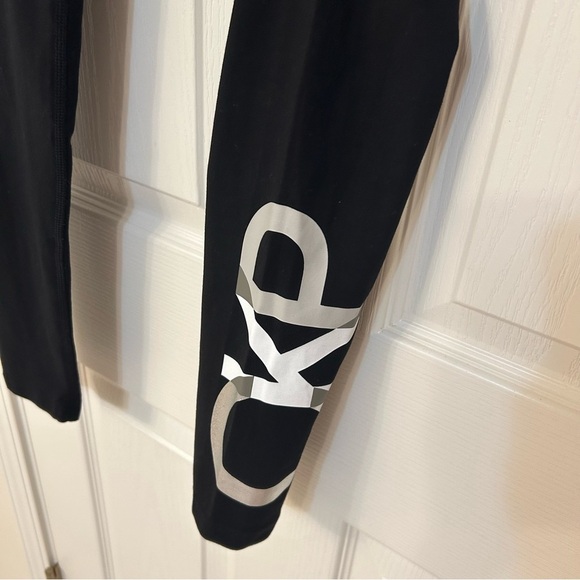 Calvin Klein Performance Stretch High Waist 7/8 legging in Black/White Size S - Picture 7 of 8